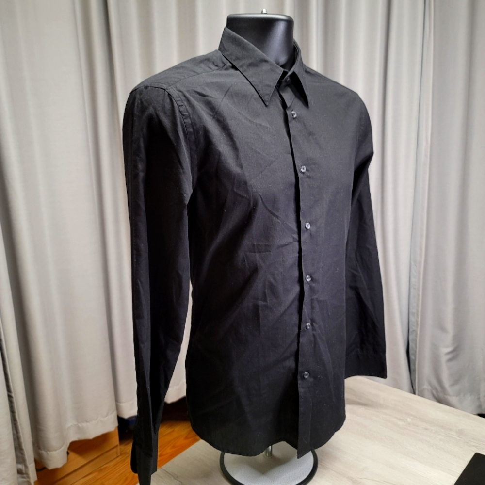 H&M Easy Iron dress slim fit shirt. Small Size  Black.
